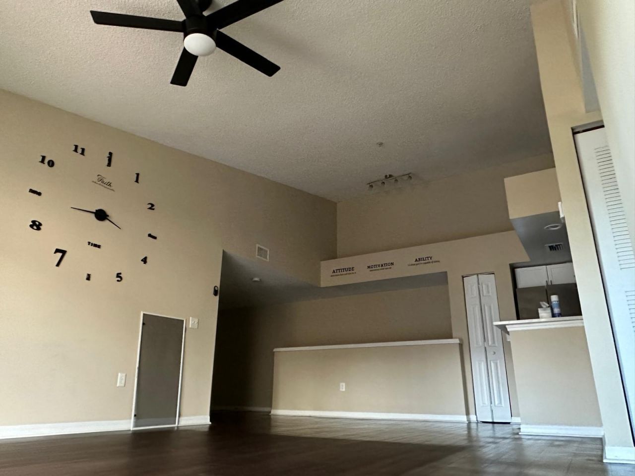 4197 N Haverhill Road, Unit 215, West Palm Beach, FL 33417 Photo