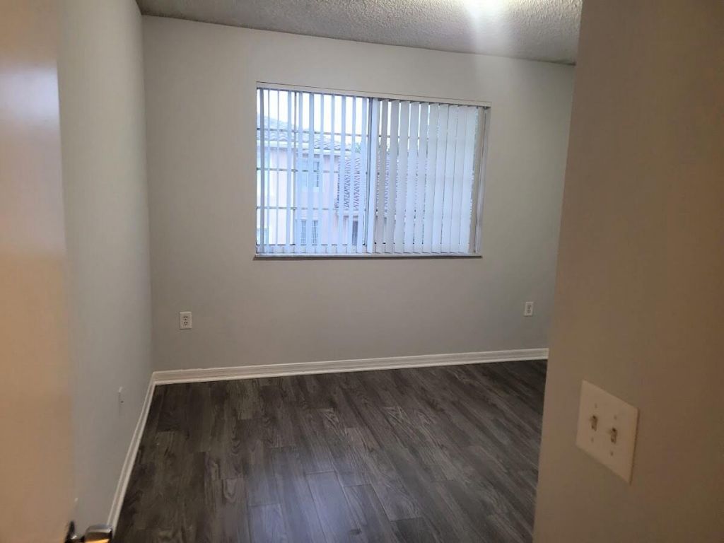 4197 N Haverhill Road, Unit 212, West Palm Beach, FL 33417 Photo