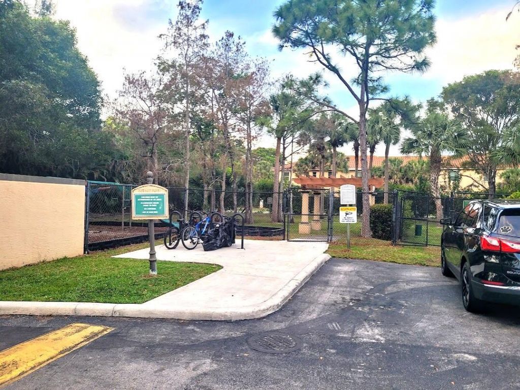 4197 N Haverhill Road, Unit 212, West Palm Beach, FL 33417 Photo