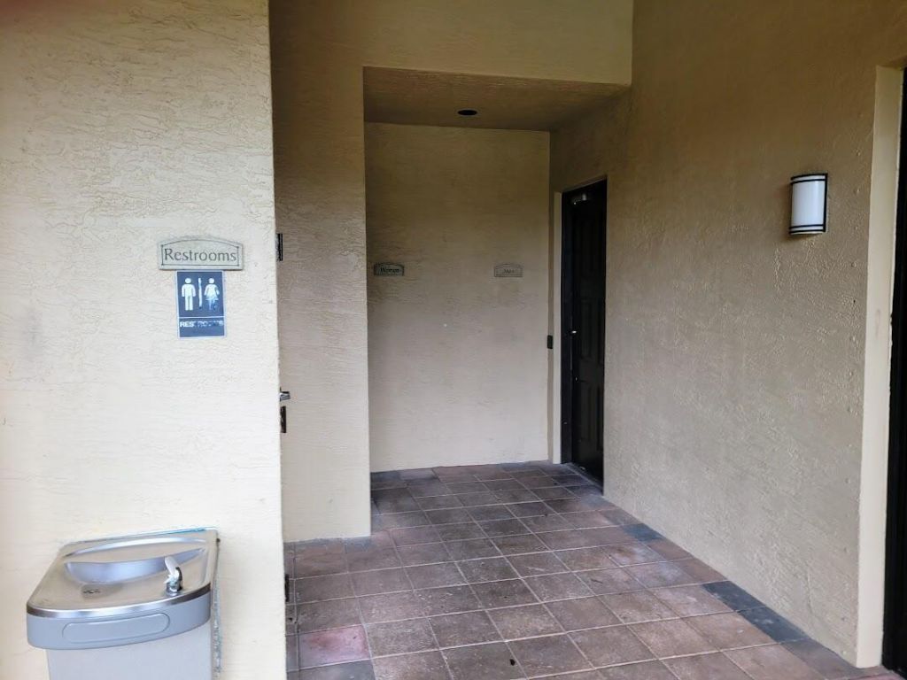 4197 N Haverhill Road, Unit 212, West Palm Beach, FL 33417 Photo