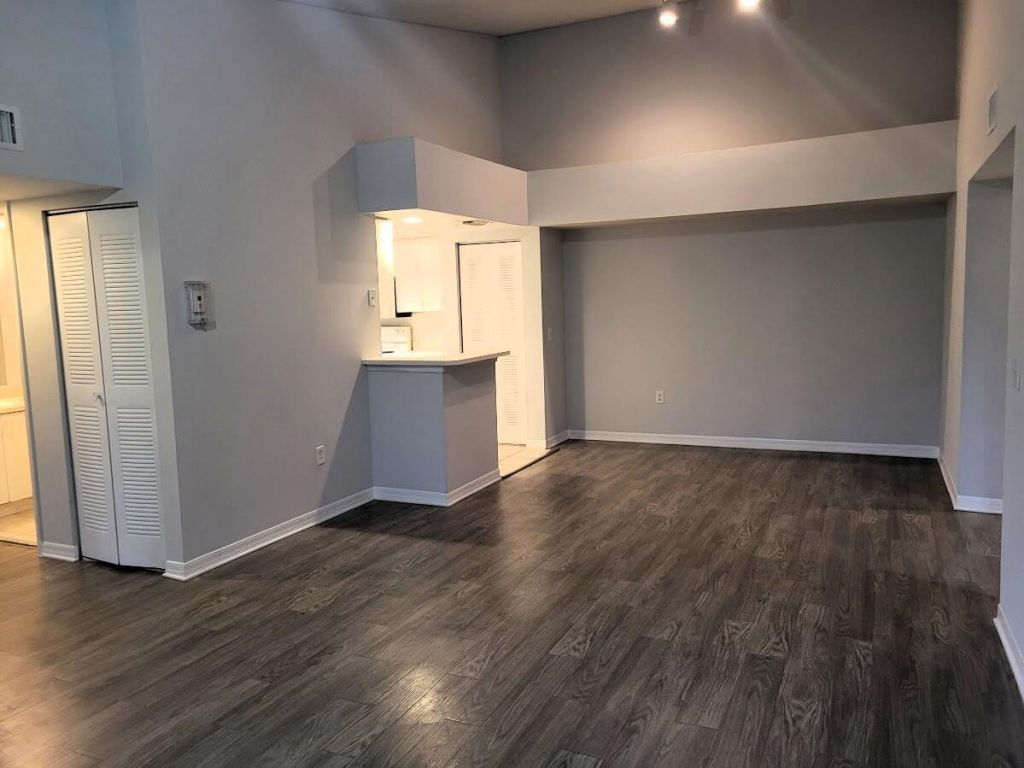 4197 N Haverhill Road, Unit 212, West Palm Beach, FL 33417 Photo