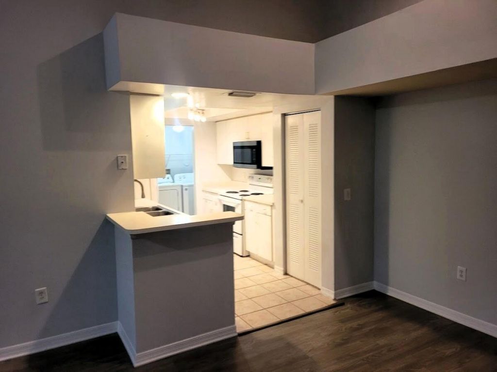 4197 N Haverhill Road, Unit 212, West Palm Beach, FL 33417 Photo