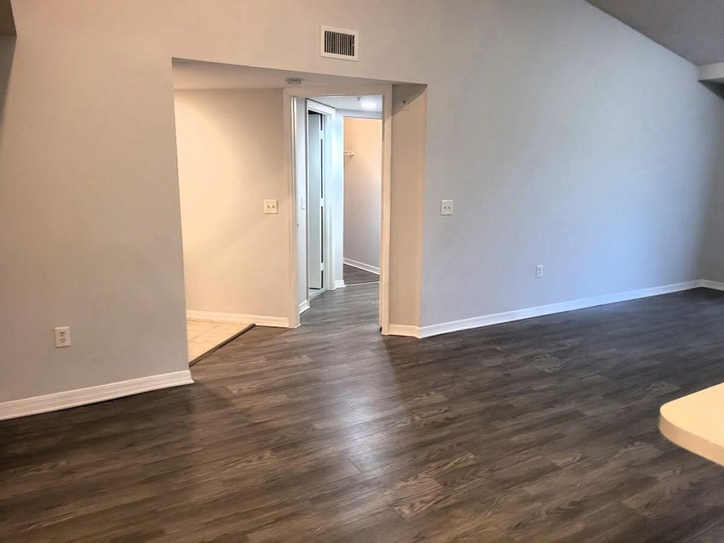 4197 N Haverhill Road, Unit 212, West Palm Beach, FL 33417 Photo