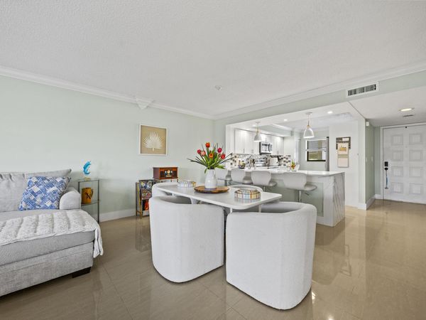 12926 Briarlake Drive, Unit 201, Palm Beach Gardens, FL 33418