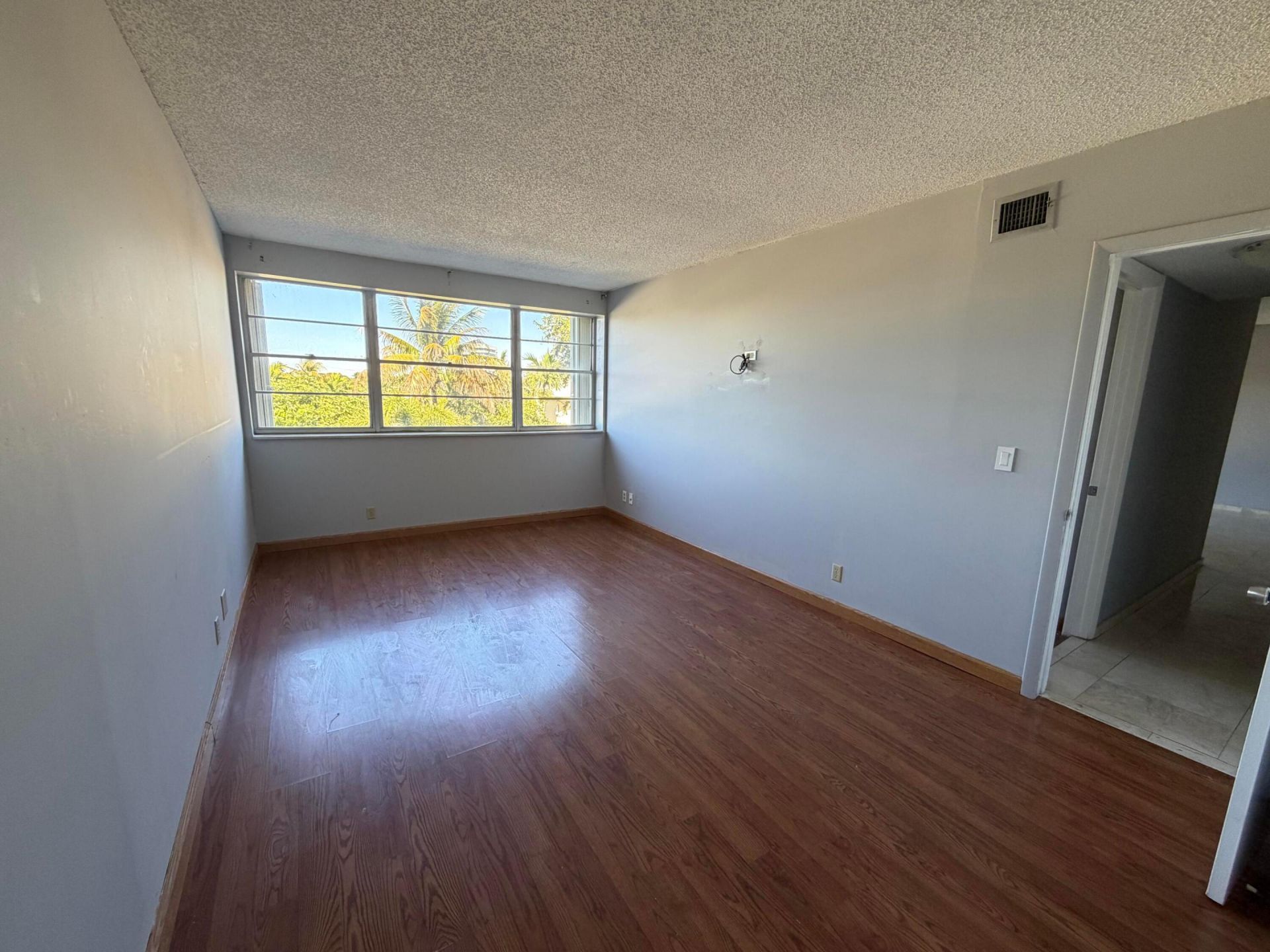 505 Spencer Drive, Unit 210, West Palm Beach, FL 33409 Photo