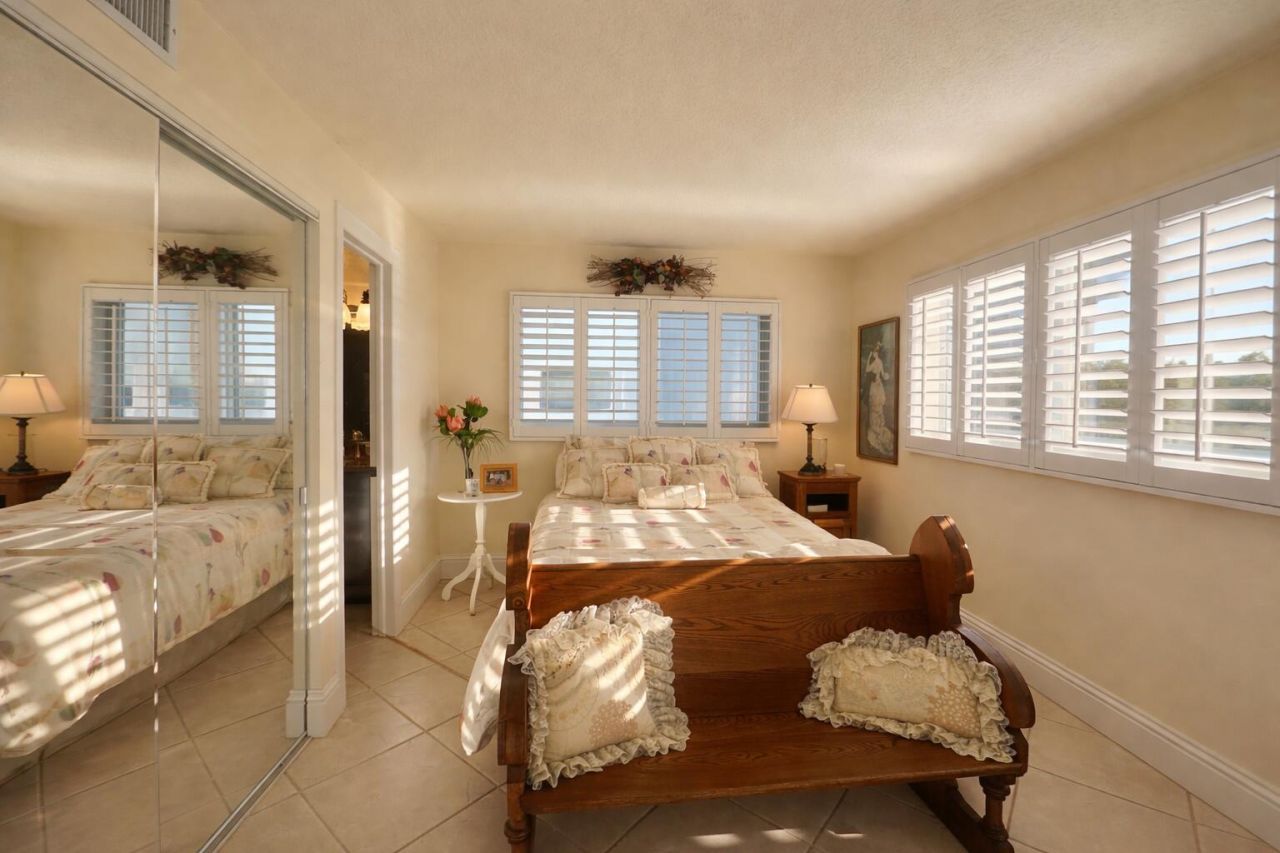 20 Colonial Club Drive, Unit 200, Boynton Beach, FL 33435 Photo