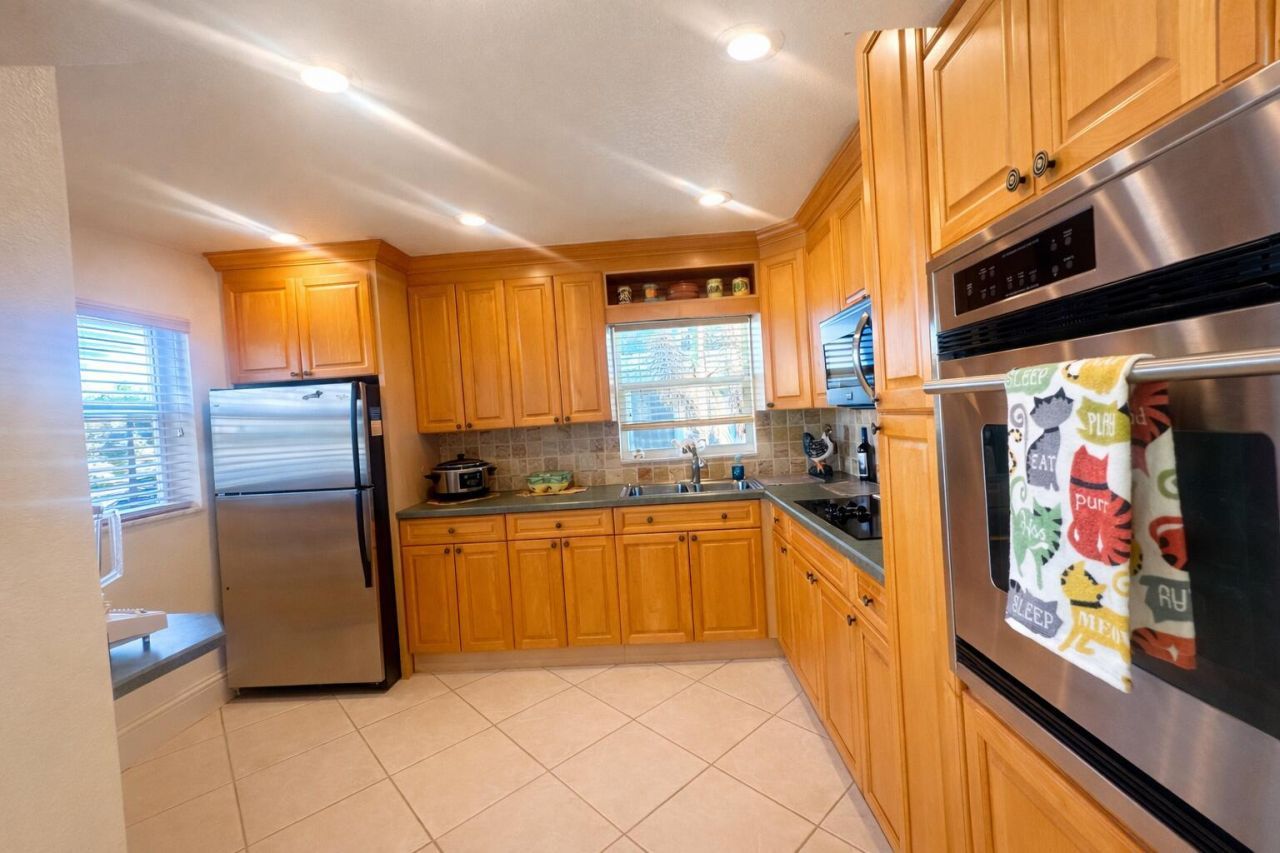 20 Colonial Club Drive, Unit 200, Boynton Beach, FL 33435 Photo