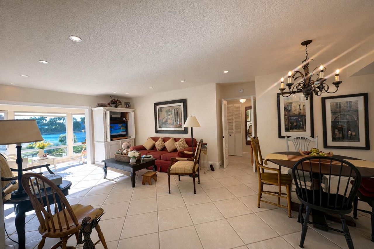 20 Colonial Club Drive, Unit 200, Boynton Beach, FL 33435 Photo