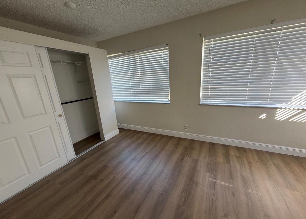 2405 NW 54th St, Fort Lauderdale, FL 33309 Photo