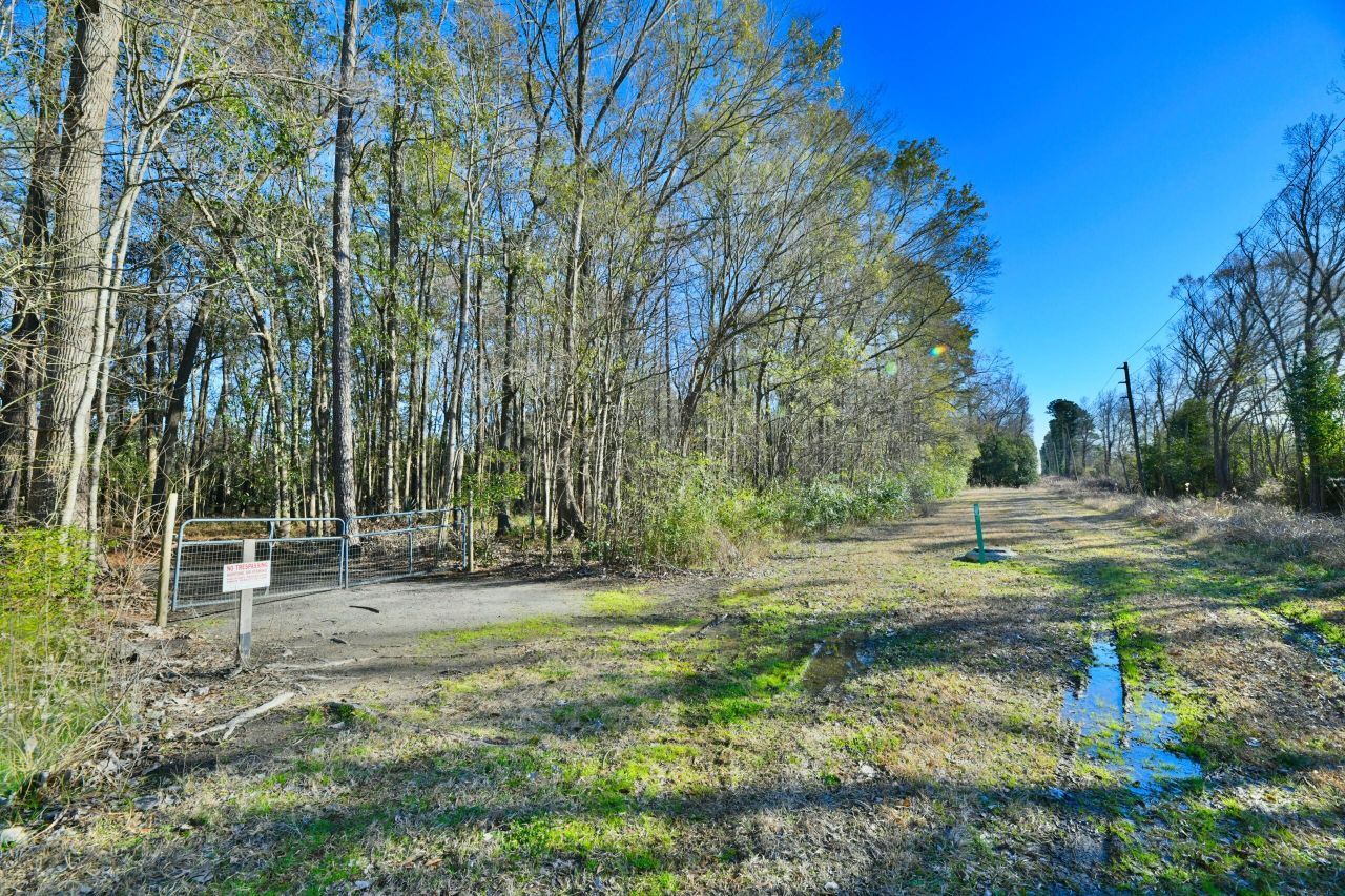 107 Auto Supply Drive Photo 6