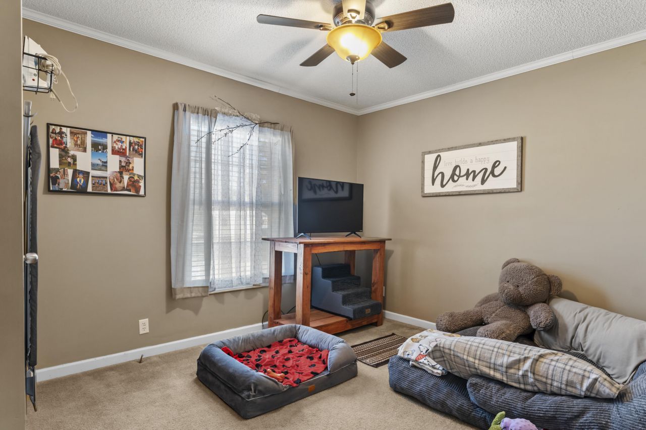 627 Lakeside Drive Photo 12