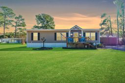 627 Lakeside Drive photo 4