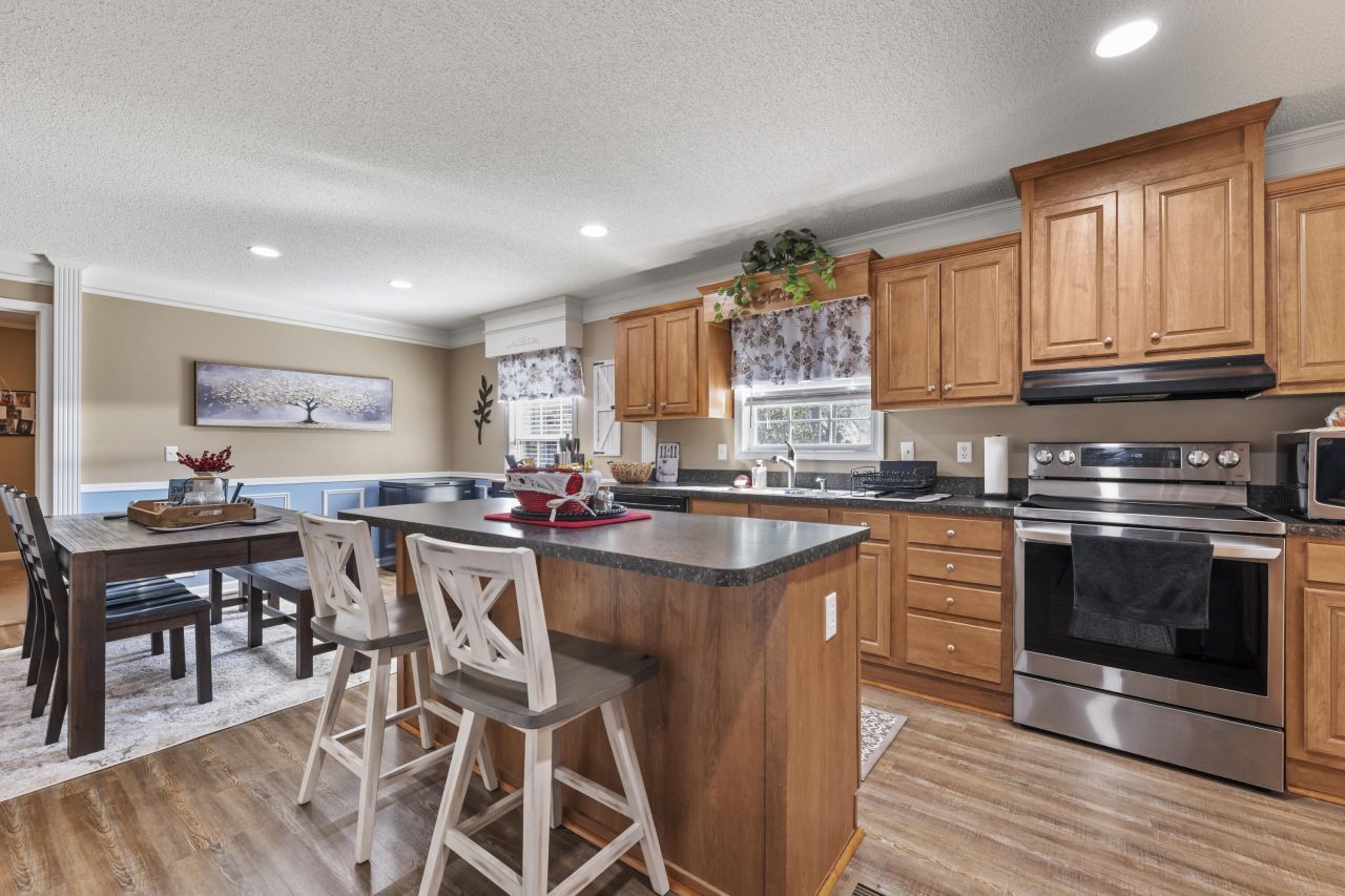 627 Lakeside Drive Photo 6