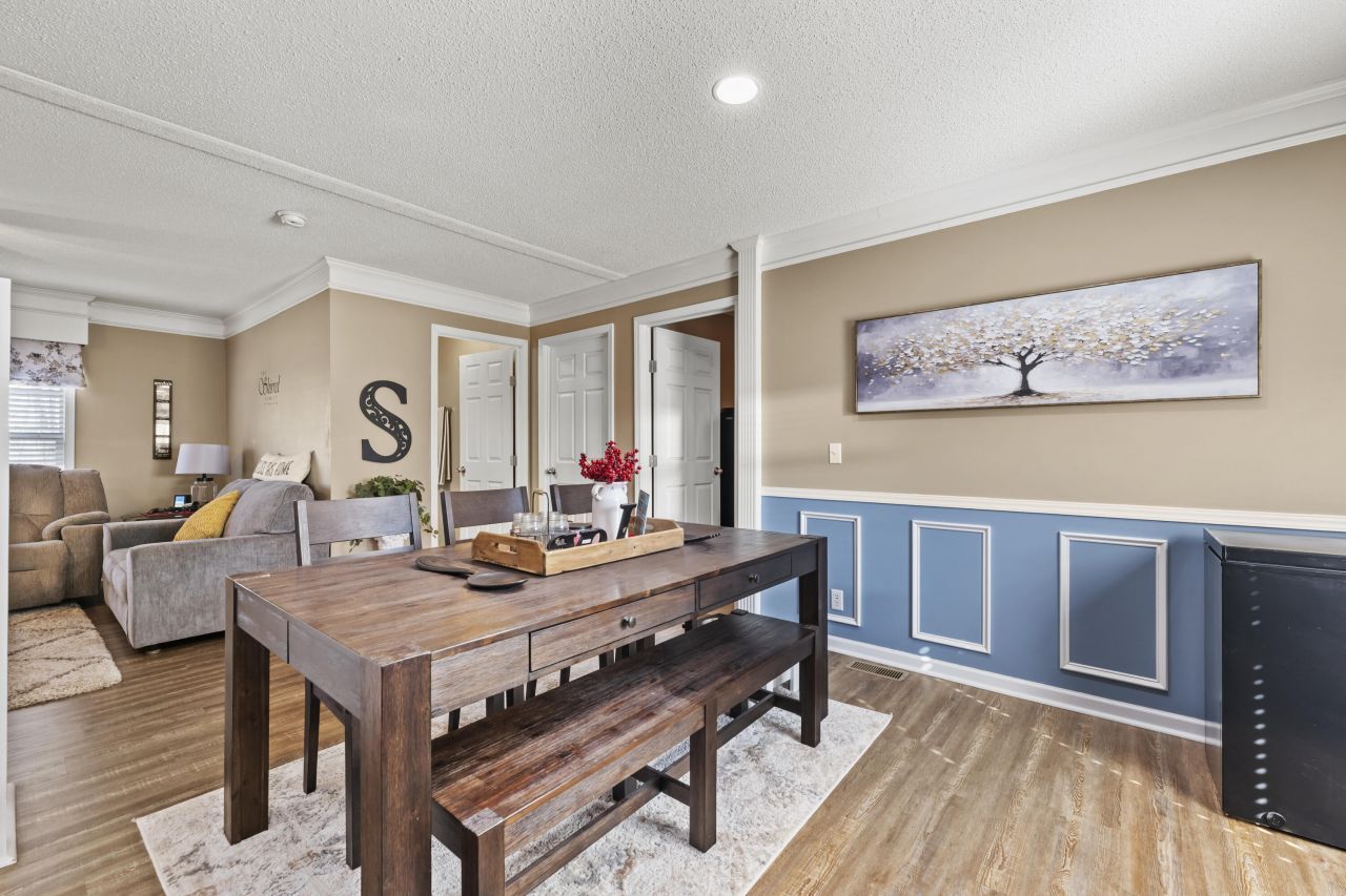 627 Lakeside Drive Photo 8