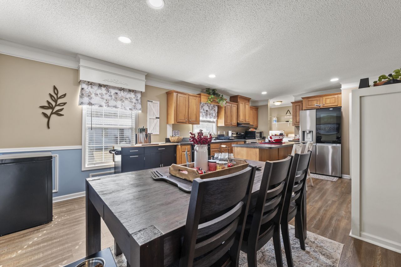 627 Lakeside Drive Photo 9