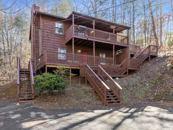2777 Mountain View Circle, Sevierville, TN 37862