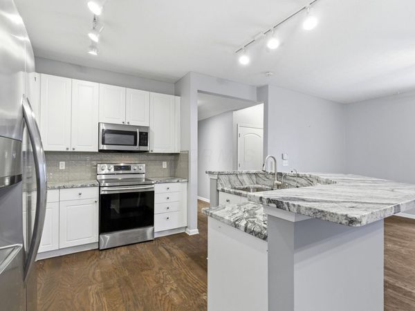 7728 S Essex Gate Drive S, Dublin, OH 43016