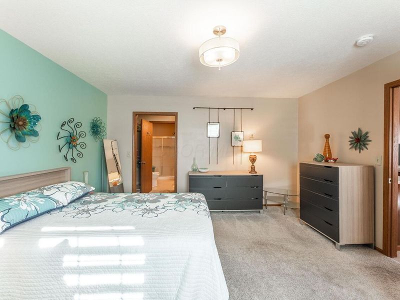 4081 Chennin Drive, Unit 2, Columbus, OH 43230 Photo 17