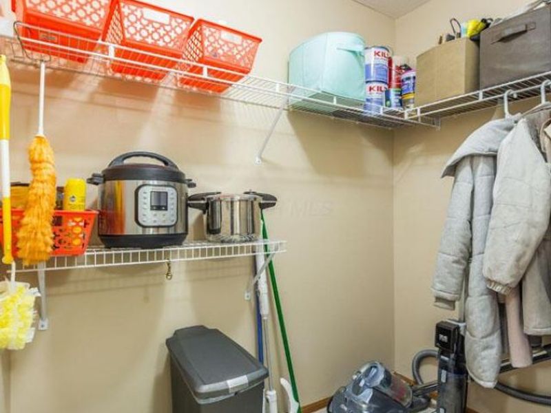 4081 Chennin Drive, Unit 2, Columbus, OH 43230 Photo 28