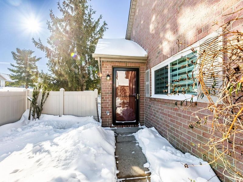 4081 Chennin Drive, Unit 2, Columbus, OH 43230 Photo 4