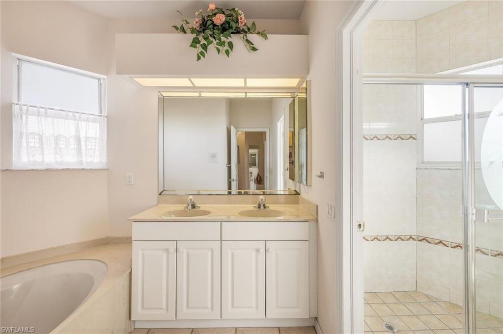 4640 NW 33rd Ter, Cape Coral, FL 33993 Photo