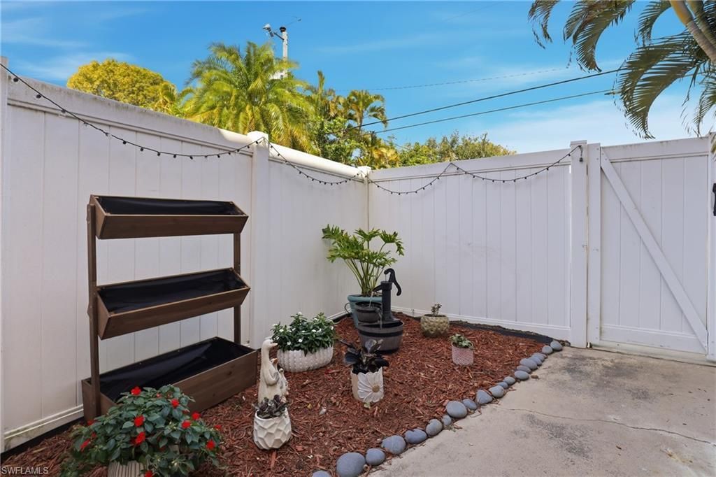 1103 SE 8th Ter, Unit D, Cape Coral, FL 33990 Photo