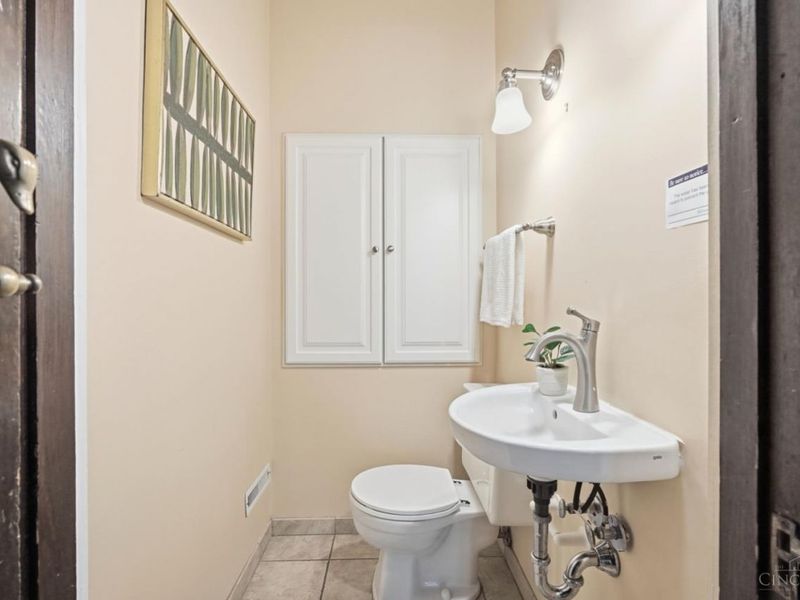 567 Howell Avenue, Cincinnati, OH 45220 Photo 25