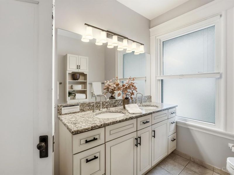 567 Howell Avenue, Cincinnati, OH 45220 Photo 32