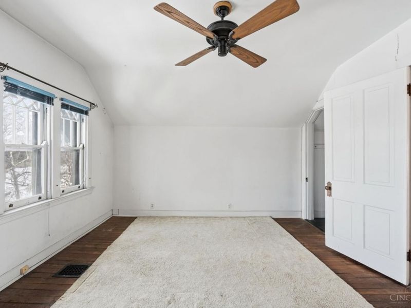 567 Howell Avenue, Cincinnati, OH 45220 Photo 52