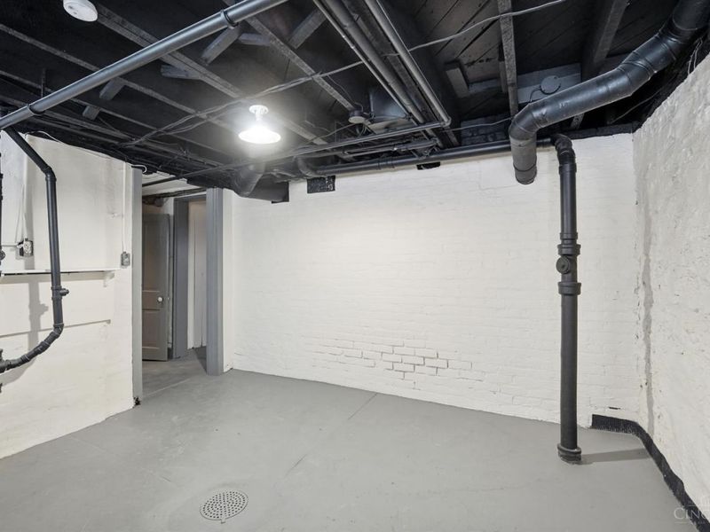 567 Howell Avenue, Cincinnati, OH 45220 Photo 54