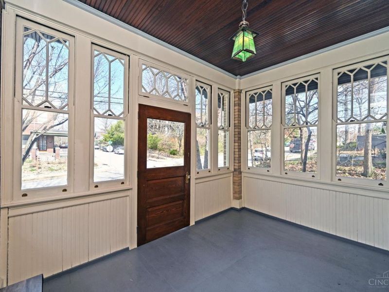 567 Howell Avenue, Cincinnati, OH 45220 Photo 6