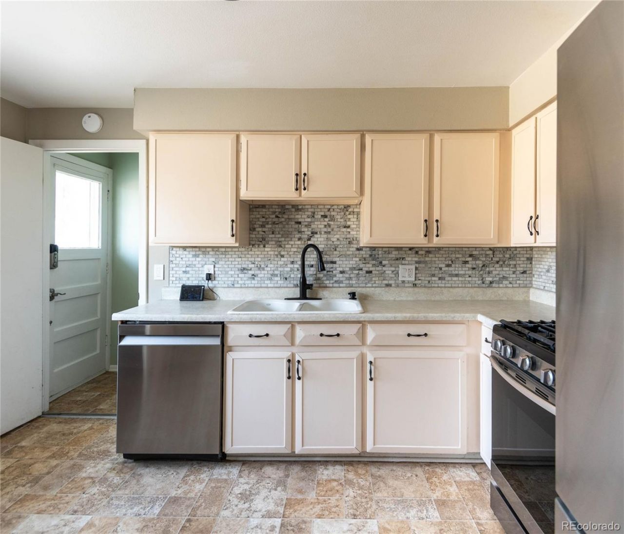 7115 S Birch Way, Centennial, CO 80122 Main Photo