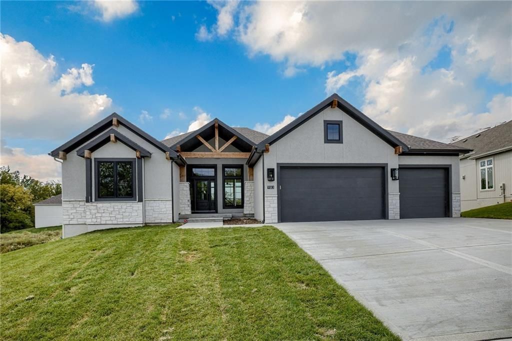 9181 N Montgall Avenue, Kansas City, MO 64156 Main Photo