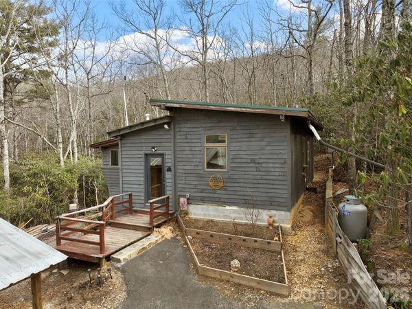 141 Overlook Drive, Unit 30, Spruce Pine, NC 28777