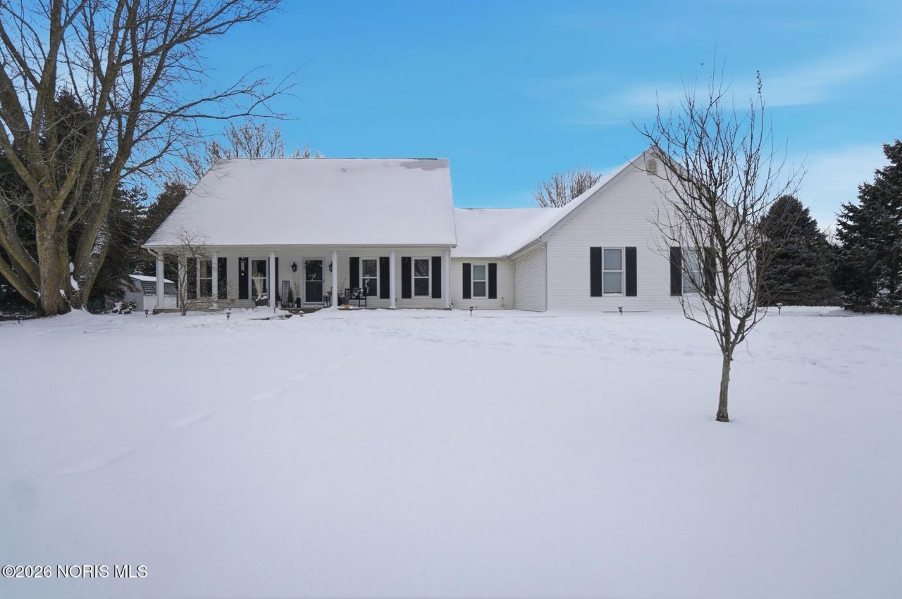 9085 Dover Drive, Wauseon, OH 43567 Main Photo