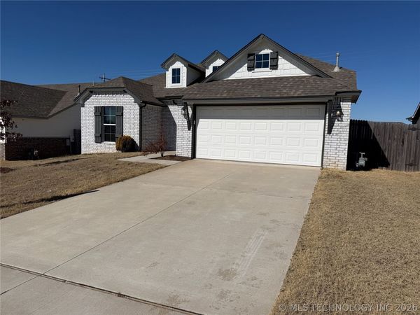 2912 W Charlotte Street, Broken Arrow, OK 74011