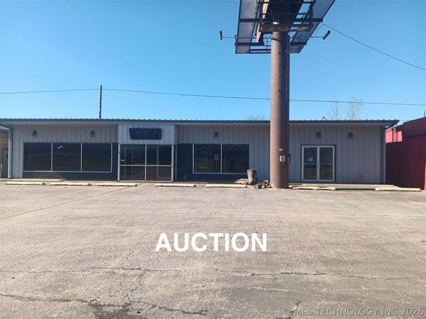401 S Chouteau Avenue , Chouteau, OK 74337