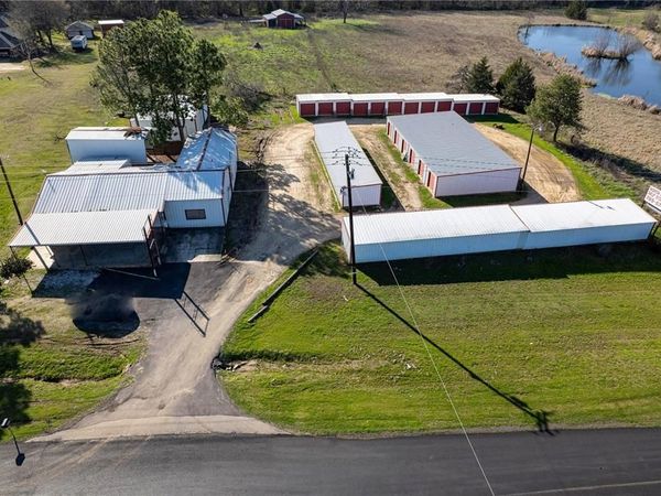 4037 N main Street , Paris, TX 75460