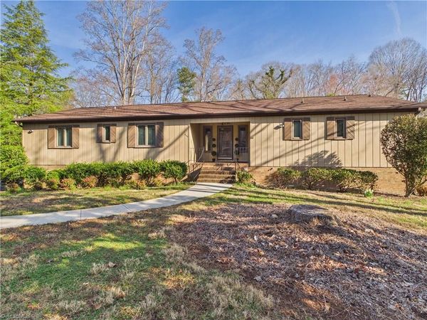 904 Fairidge Drive, Jamestown, NC 27282