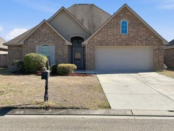 23204 Mango Dr, Denham Springs, LA 70726