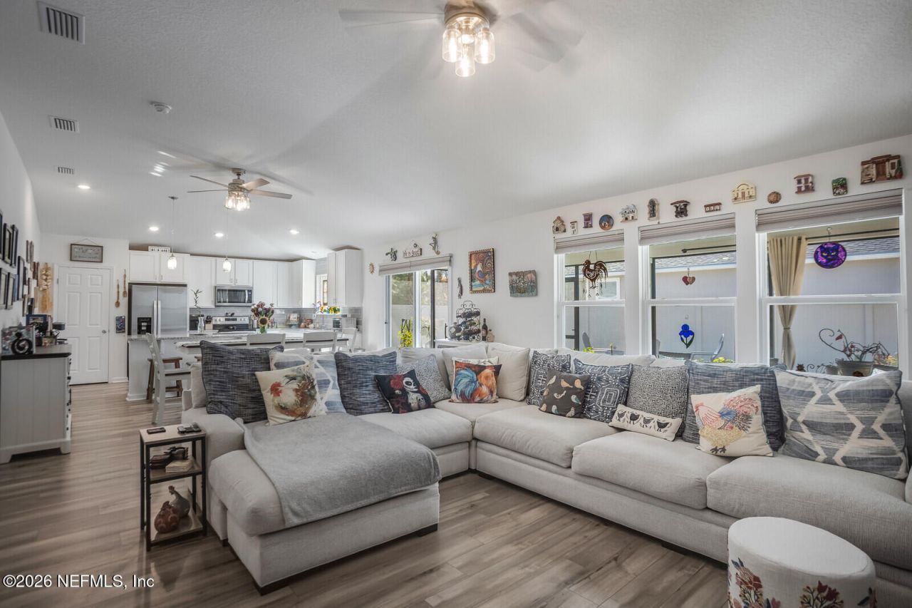 402 Red Dahlia Lane, Jacksonville, FL 32218 Photo
