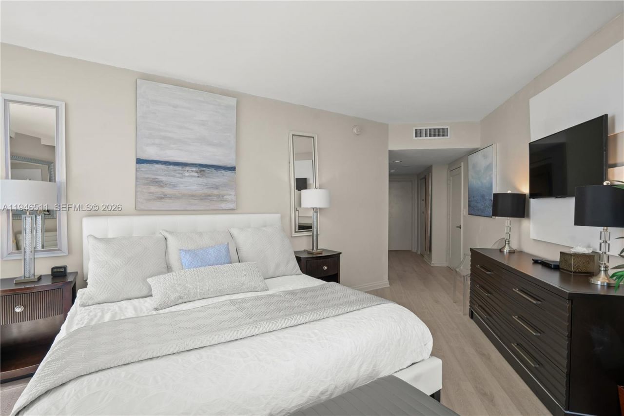 17375 Collins Ave, Unit 2101, Sunny Isles Beach, FL 33160 Photo