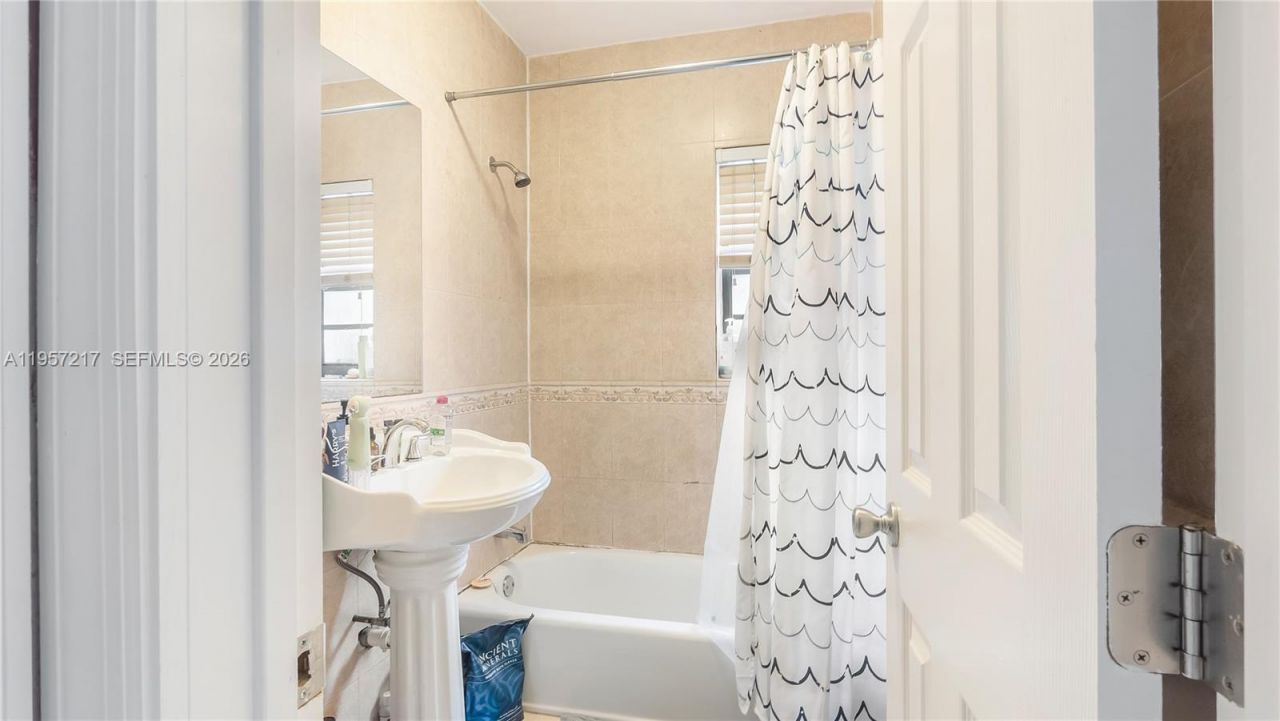 491 NW 108th Ter , Miami, FL 33168 Photo