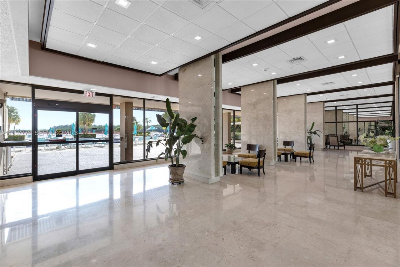 300 Bayview Dr , Unit PH-06, Sunny Isles Beach, FL 33160 Photo