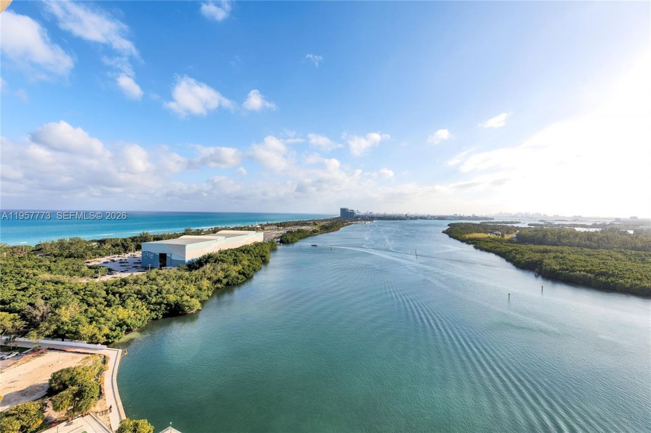 300 Bayview Dr , Unit PH-06, Sunny Isles Beach, FL 33160 Photo