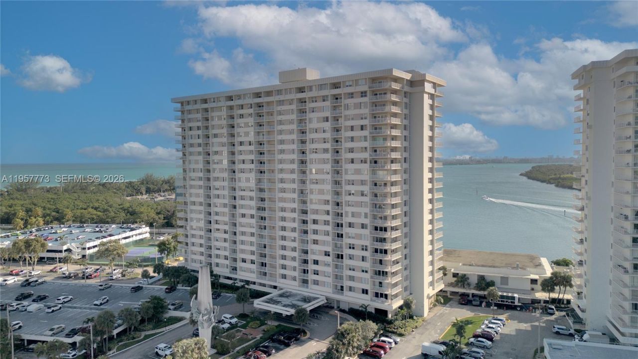300 Bayview Dr , Unit PH-06, Sunny Isles Beach, FL 33160 Photo