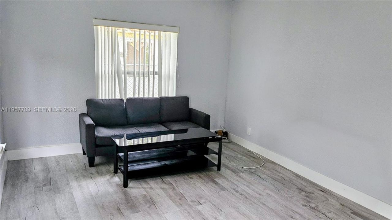 2953 NW 10th Ct , Unit Main, Fort Lauderdale, FL 33311 Photo