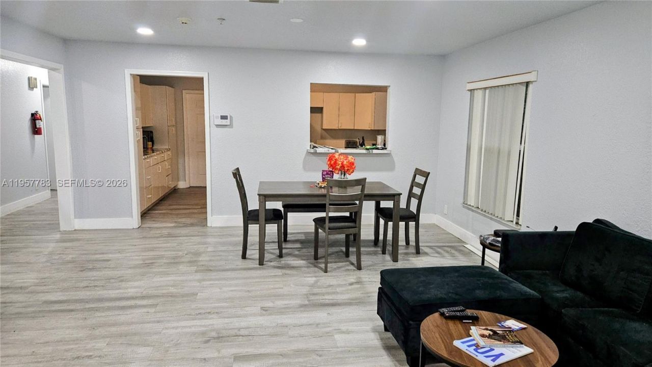 2953 NW 10th Ct , Unit Main, Fort Lauderdale, FL 33311 Photo