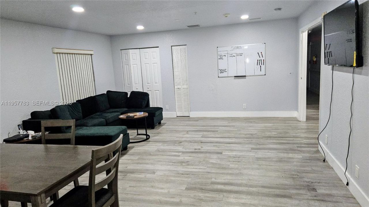 2953 NW 10th Ct , Unit Main, Fort Lauderdale, FL 33311 Photo