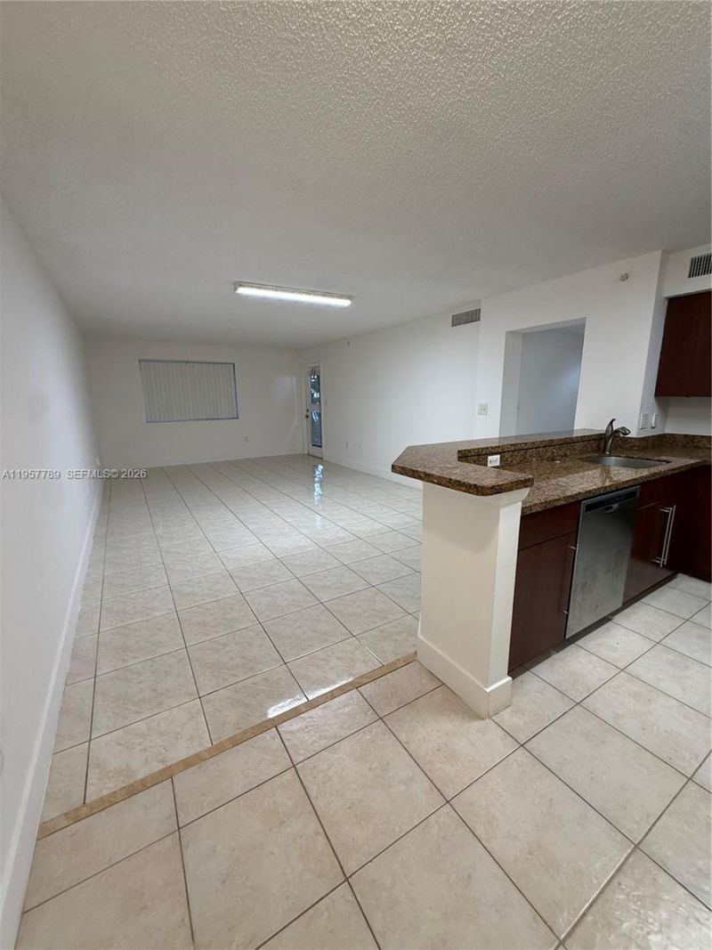 761 N Pine Island Road, Unit 104, Plantation, FL 33324 Photo